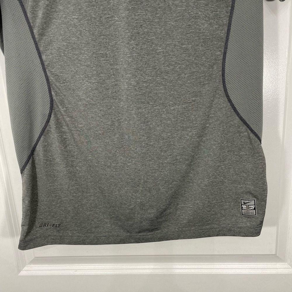 Nike Men's Gray Athletic Shirt Size Medium CB-105 - Picture 4 of 8